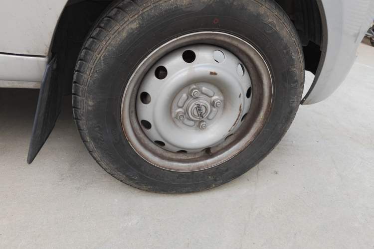 Used Jinbei Hiace  Right Front Wheel Hub