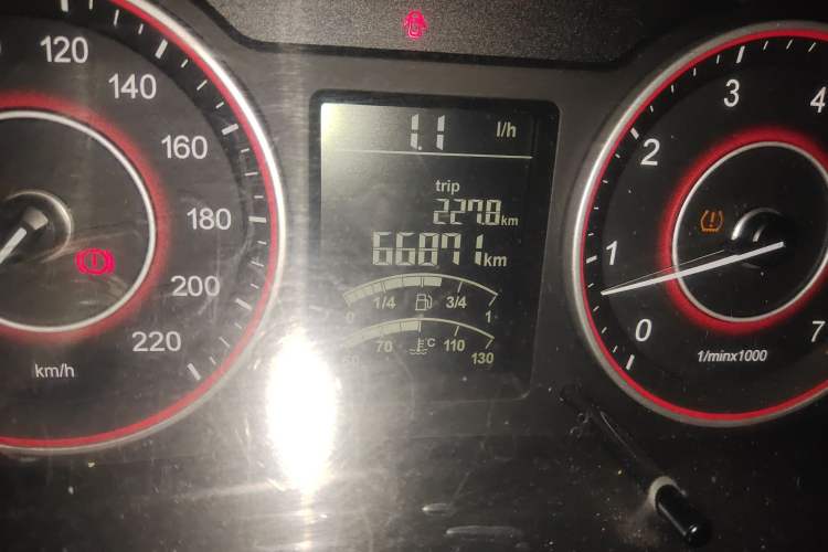 Used Jinbei Hiace King 2021 2.0L Business King Series Enjoyment Version Standard Top 9-Seater 1TZS Odometer Close Up