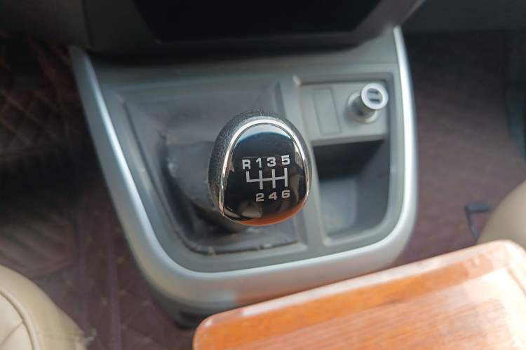 Used Jinbei Hiace King 2021 2.0L City Transport King Series Comfortable High-Roof 6-Seater 1TZS Gear Lever