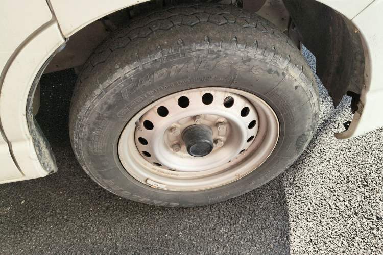 Used Jinbei Hiace King 2021 2.0L City Transport King Series Haoyun Version Standard Top 2-Seater 1TZS Right Front Wheel Hub