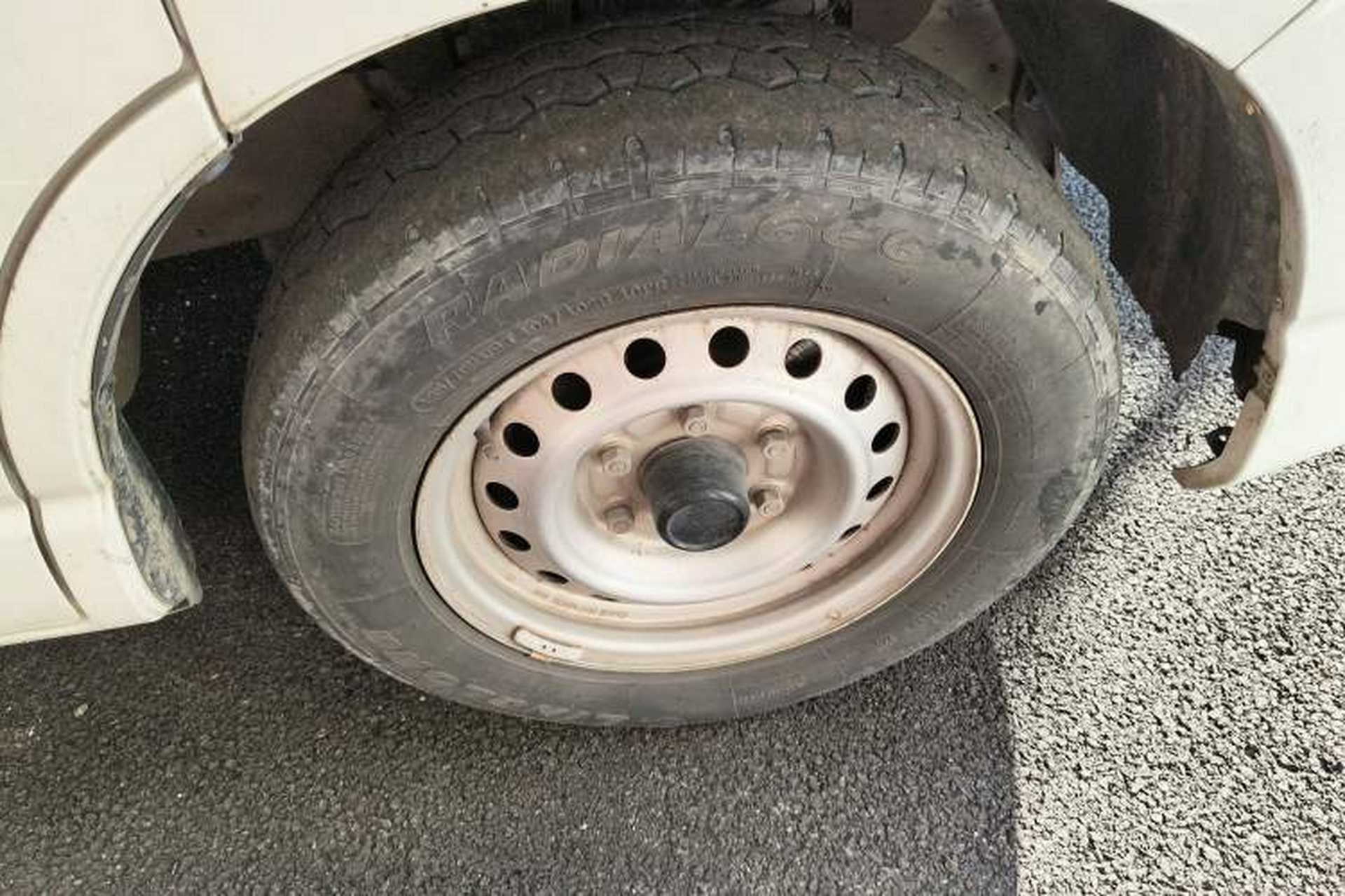 Used Jinbei Hiace King 2021 2.0L City Transport King Series Haoyun Version Standard Top 2-Seater 1TZS Right Front Wheel Hub