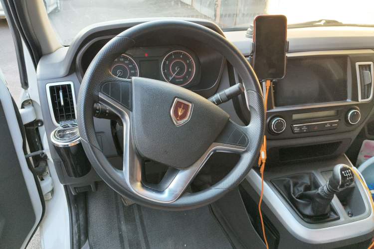 Used Jinbei Hiace King 2021 2.0L City Transport King Series Haoyun Version Standard Top 2-Seater 1TZS Steering Wheel