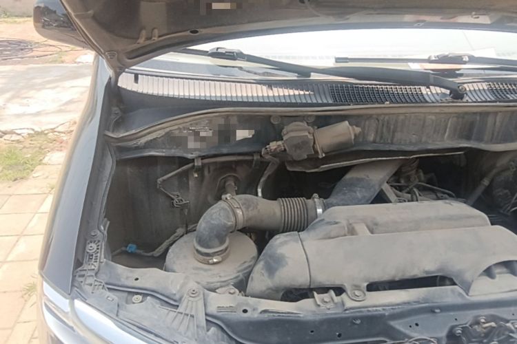 Used Jinbei Hiace King  Engine Bay Right