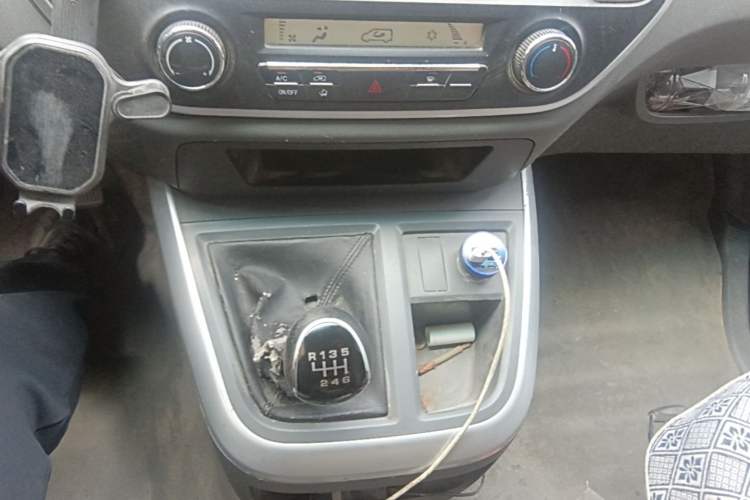 Used Jinbei Hiace King  Gear Lever
