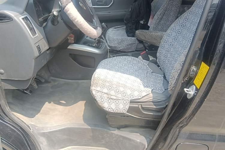 Used Jinbei Hiace King  Left Front Seat