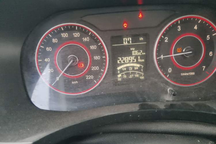 Used Jinbei Hiace King  Odometer Close Up