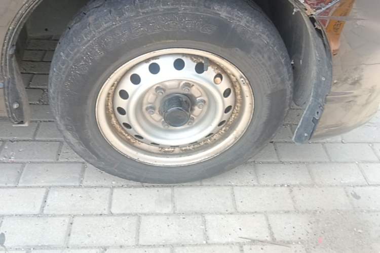 Used Jinbei Hiace King  Right Front Wheel Hub