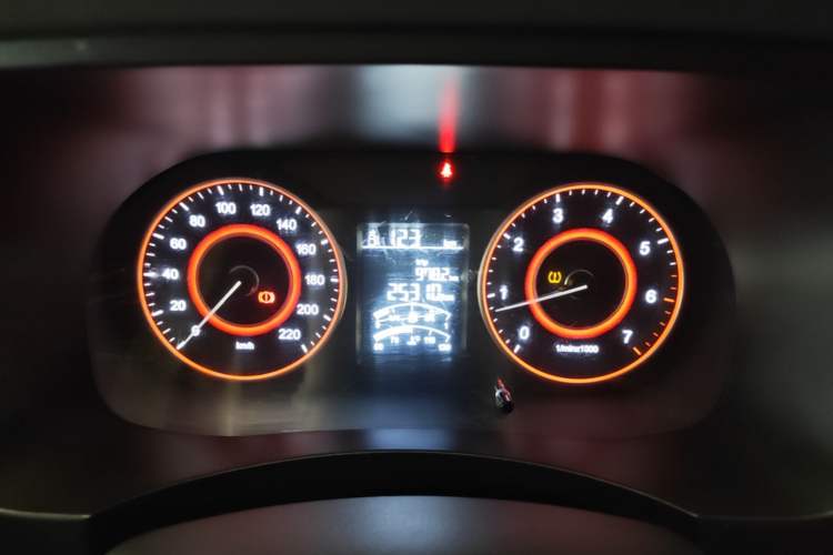 Used Jinbei Hiace King 2021 2.0L Business King Series ZhiXiang High-Roof 7-Seater 1TZS Instrument Cluster