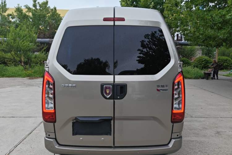 Used Jinbei Hiace King 2021 2.0L Business King Series ZhiXiang High-Roof 7-Seater 1TZS Rear