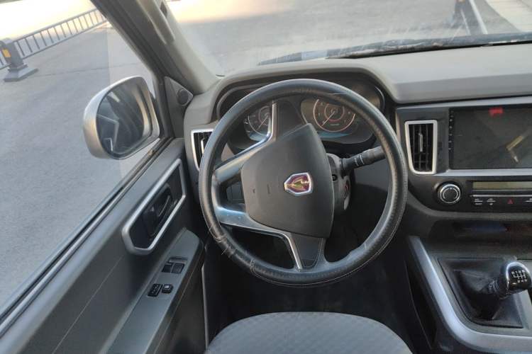Used Jinbei Hiace King 2021 2.0L City Transport King Series Comfortable High-Roof 6-Seater 1TZS Steering Wheel
