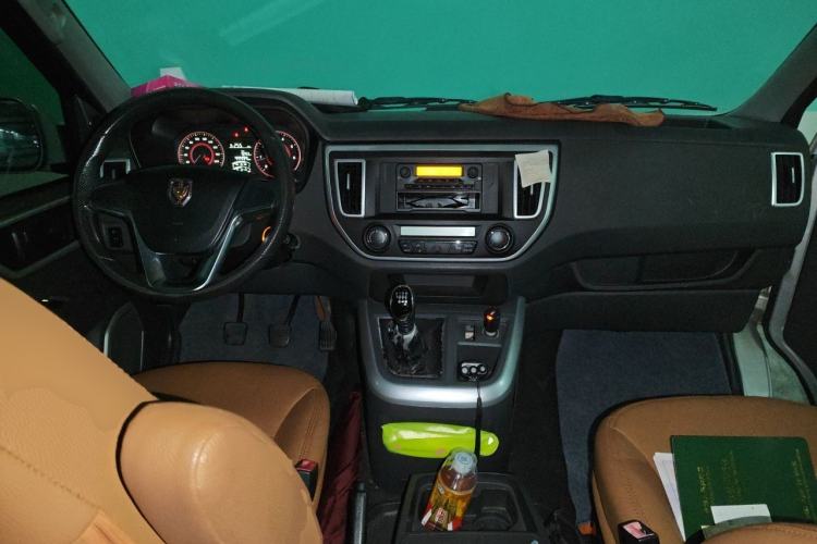 Used Jinbei Hiace King 2021 2.0L Business King Series Comfort Edition Standard Top 9-Seater 1TZS Center Console