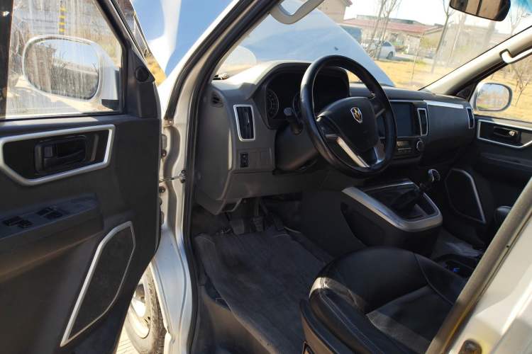 Used Jinbei Hiace King 2021 2.0L City Transport King Series Express Model Standard Top 6-Seater 1TZS Driver Seat