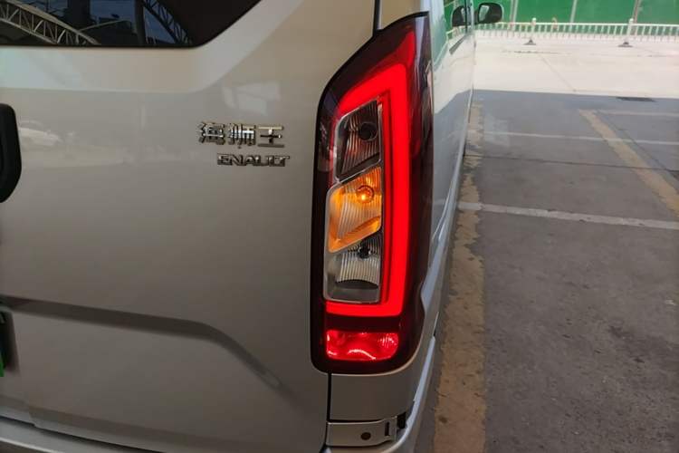 Used Jinbei Hiace King 2021 2.0L Business King Series ZhiXiang High-Roof 9-Seater 1TZS Exterior 3