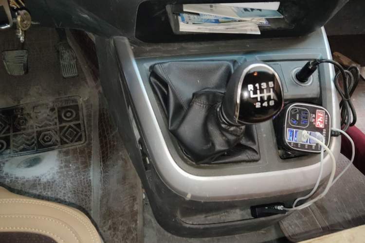 Used Jinbei Hiace King 2021 2.0L City Transport King Series Express Model Standard Top 6-Seater 1TZS Gear Lever