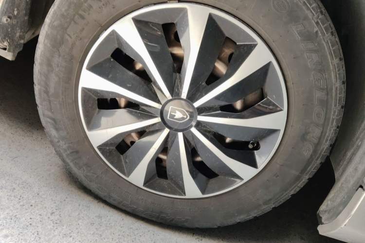Used Jinbei Hiace King 2021 2.0L City Transport King Series Express Model Standard Top 6-Seater 1TZS Right Front Wheel Hub