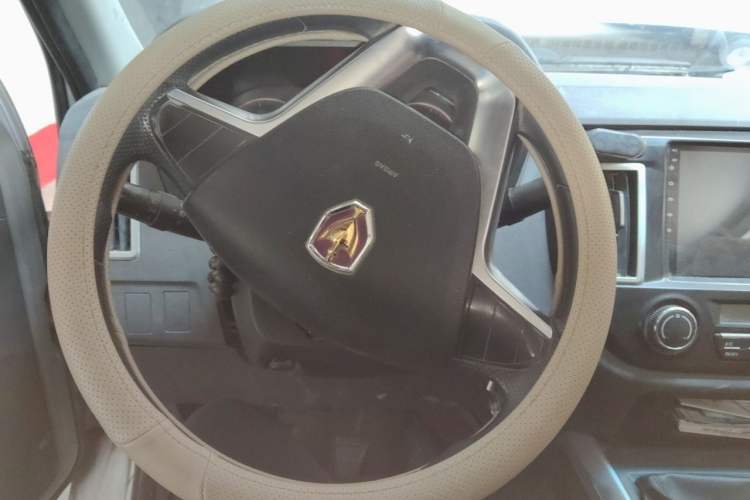 Used Jinbei Hiace King 2021 2.0L City Transport King Series Express Model Standard Top 6-Seater 1TZS Steering Wheel