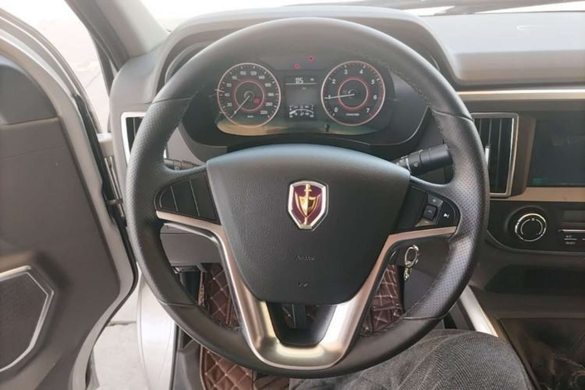 Used Jinbei Hiace King 2021 2.0L Business King Series ZhiXiang High-Roof 9-Seater 1TZS Steering Wheel