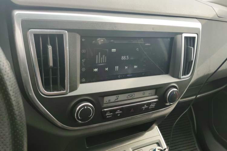 Used Jinbei Hiace King 2021 2.0L Business King Series Enjoyment Version Standard Top 7-Seater 1TZS Audio And AC Panel