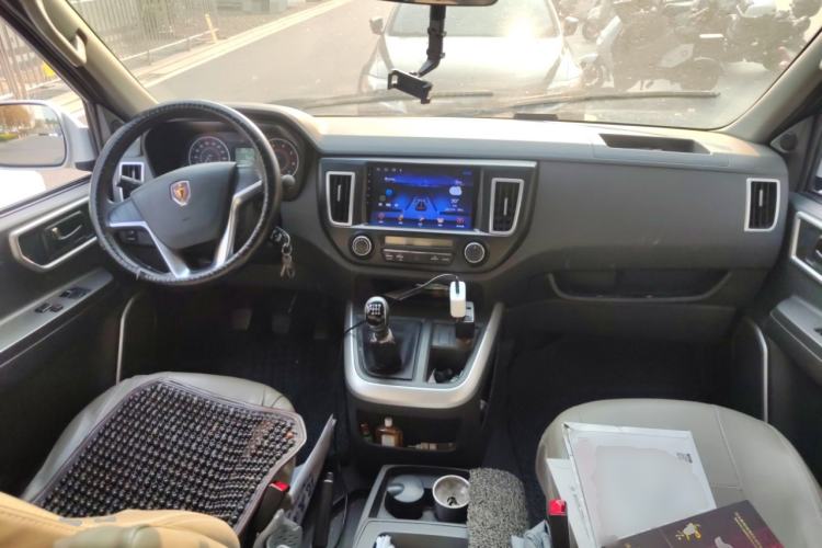 Used Jinbei Hiace King 2021 2.0L City Transport King Series Express Model Standard Top 6-Seater 1TZS Center Console