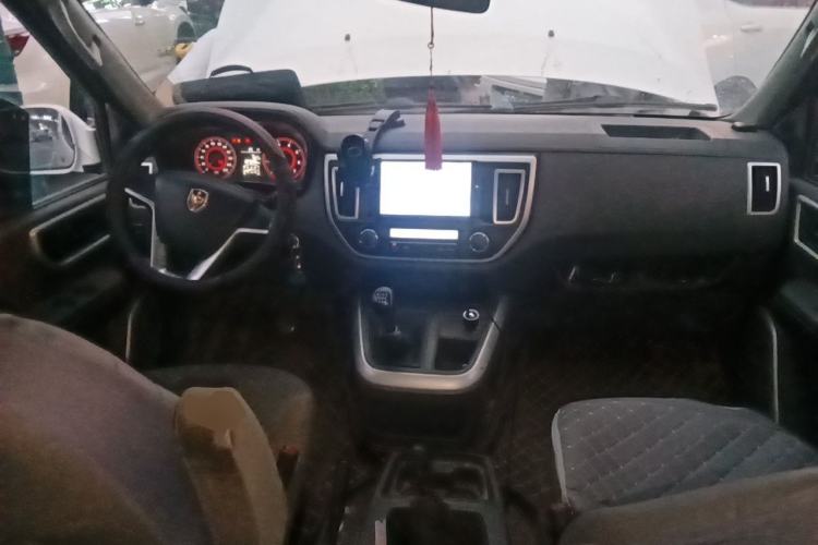 Used Jinbei Hiace King 2021 2.0L City Transport King Series Express Model Standard Top 6-Seater 1TZS Center Console