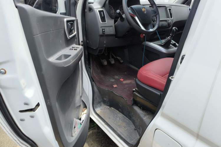 Used Jinbei Hiace King 2021 2.0L City Transport King Series Express Model Standard Top 6-Seater 1TZS Driver Seat