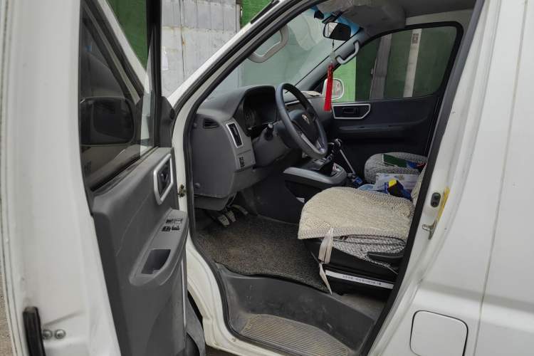Used Jinbei Hiace King 2021 2.0L City Transport King Series Express Model Standard Top 6-Seater 1TZS Driver Seat