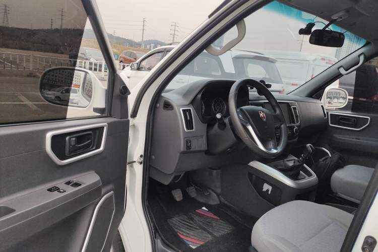 Used Jinbei Hiace King 2021 2.0L City Transport King Series Comfortable High-Roof 6-Seater 1TZS Driver Seat