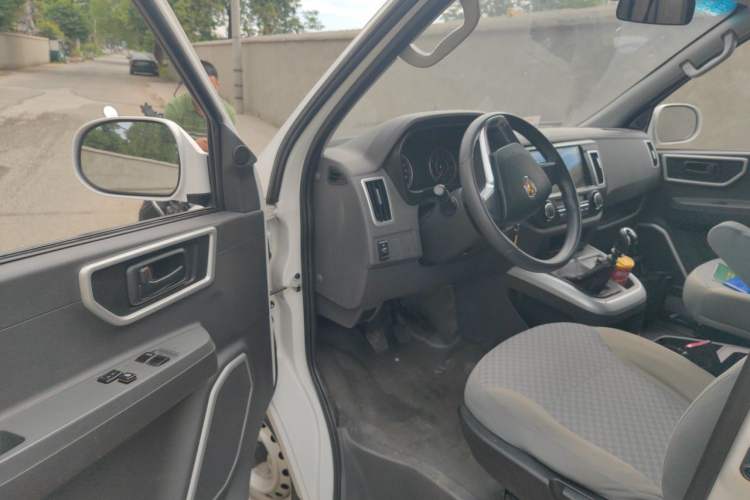 Used Jinbei Hiace King 2021 2.0L City Transport King Series Comfortable High-Roof 6-Seater 1TZS Driver Seat
