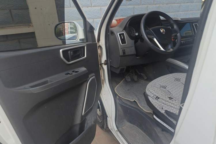 Used Jinbei Hiace King 2021 2.0L City Transport King Series Express Model Standard Top 6-Seater 1TZS Driver Seat
