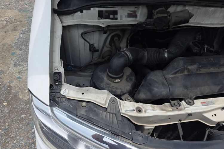 Used Jinbei Hiace King 2021 2.0L City Transport King Series Express Model Standard Top 6-Seater 1TZS Engine Bay Right
