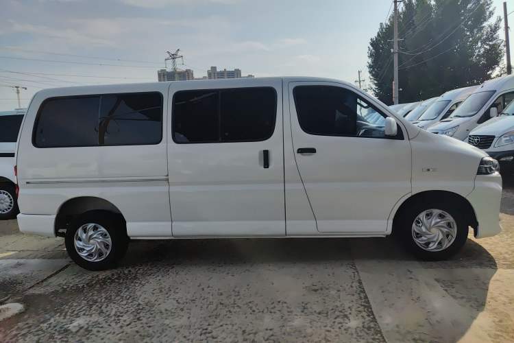 Used Jinbei Hiace King 2021 2.0L City Transport King Series Express Model Standard Top 6-Seater 1TZS Exterior 2