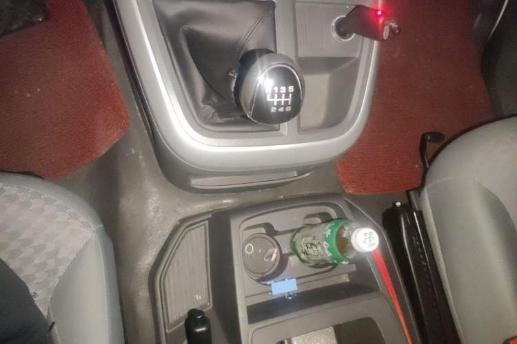 Used Jinbei Hiace King 2021 2.0L City Transport King Series Express Model Standard Top 6-Seater 1TZS Gear Lever