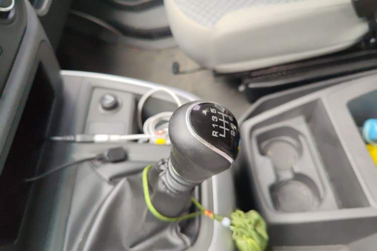 Used Jinbei Hiace King 2021 2.0L City Transport King Series Express Model Standard Top 6-Seater 1TZS Gear Lever