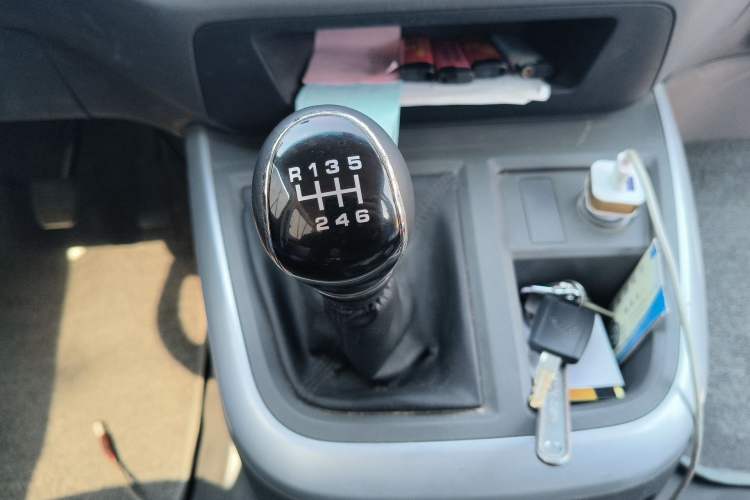 Used Jinbei Hiace King 2021 2.0L City Transport King Series Express Model Standard Top 6-Seater 1TZS Gear Lever