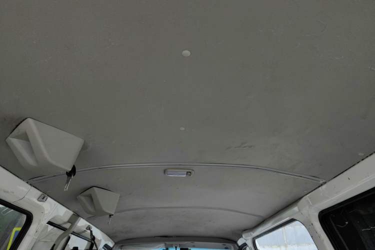 Used Jinbei Hiace King 2021 2.0L City Transport King Series Express Model Standard Top 6-Seater 1TZS Headliner