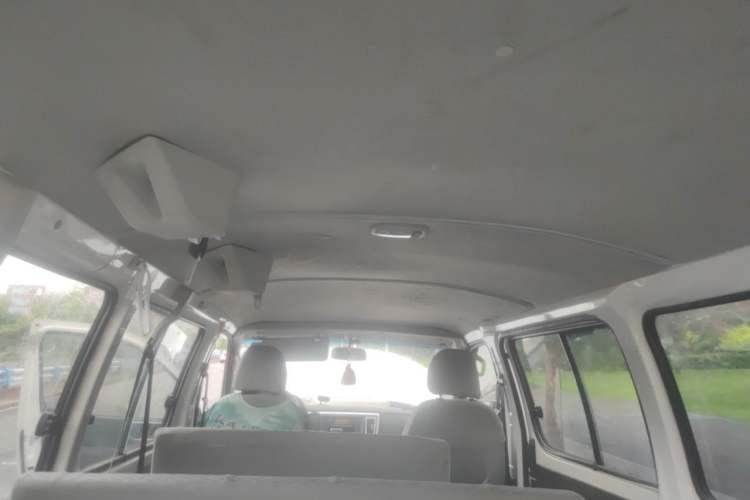 Used Jinbei Hiace King 2021 2.0L City Transport King Series Express Model Standard Top 6-Seater 1TZS Headliner