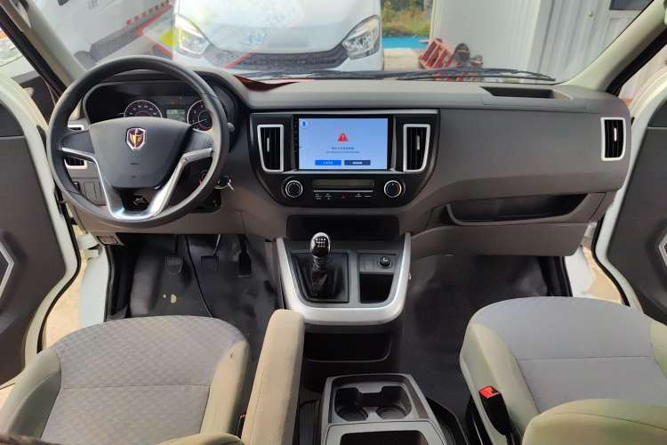 Used Jinbei Hiace King 2021 2.0L City Transport King Series Express Model Standard Top 6-Seater 1TZS Interior 1