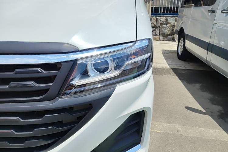 Used Jinbei Hiace King 2021 2.0L City Transport King Series Express Model Standard Top 6-Seater 1TZS Left Front Headlight