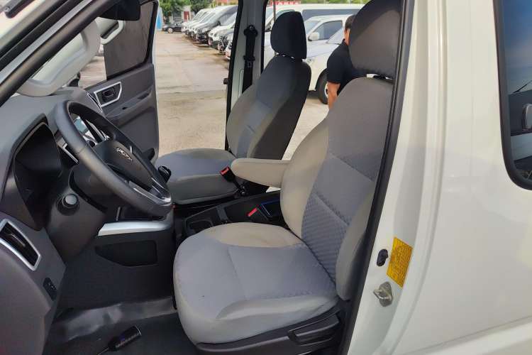 Used Jinbei Hiace King 2021 2.0L City Transport King Series Express Model Standard Top 6-Seater 1TZS Left Front Seat