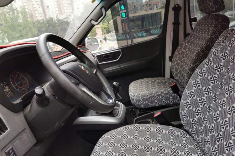 Used Jinbei Hiace King 2021 2.0L City Transport King Series Express Model Standard Top 6-Seater 1TZS Left Front Seat