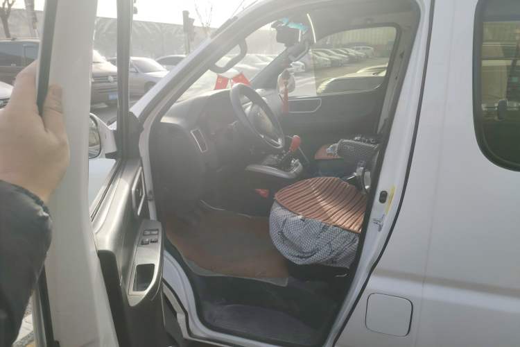 Used Jinbei Hiace King 2021 2.0L City Transport King Series Express Model Standard Top 6-Seater 1TZS Left Front Seat