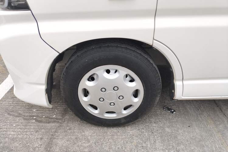 Used Jinbei Hiace King 2021 2.0L City Transport King Series Comfortable High-Roof 6-Seater 1TZS Left Front Wheel Hub