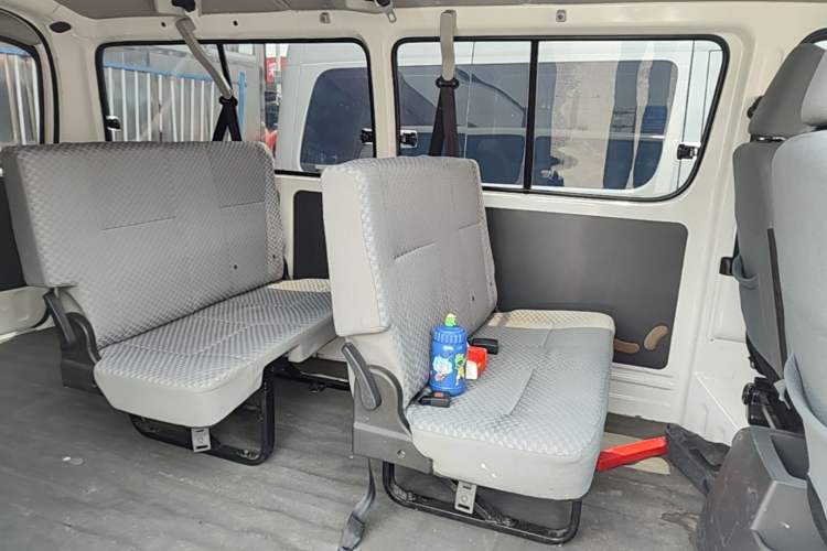 Used Jinbei Hiace King 2021 2.0L City Transport King Series Express Model Standard Top 6-Seater 1TZS Left Rear Seat