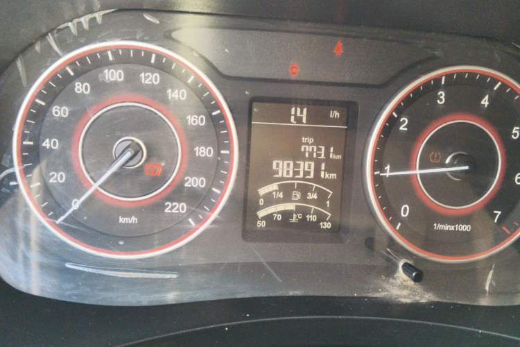 Used Jinbei Hiace King 2021 2.0L City Transport King Series Express Model Standard Top 6-Seater 1TZS Odometer Close Up