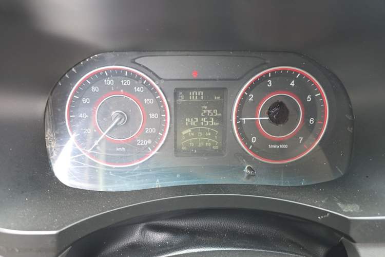 Used Jinbei Hiace King 2021 2.0L City Transport King Series Express Model Standard Top 6-Seater 1TZS Odometer Close Up