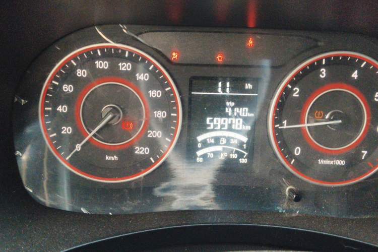 Used Jinbei Hiace King 2021 2.0L City Transport King Series Express Model Standard Top 6-Seater 1TZS Odometer Close Up