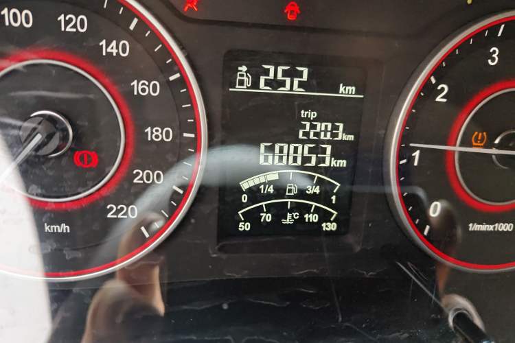 Used Jinbei Hiace King 2021 2.0L City Transport King Series Express Model Standard Top 6-Seater 1TZS Odometer Close Up