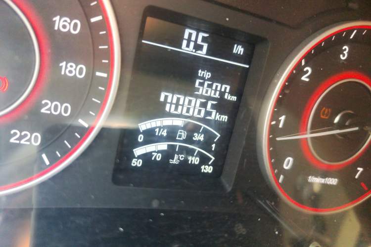 Used Jinbei Hiace King 2021 2.0L City Transport King Series Express Model Standard Top 6-Seater 1TZS Odometer Close Up