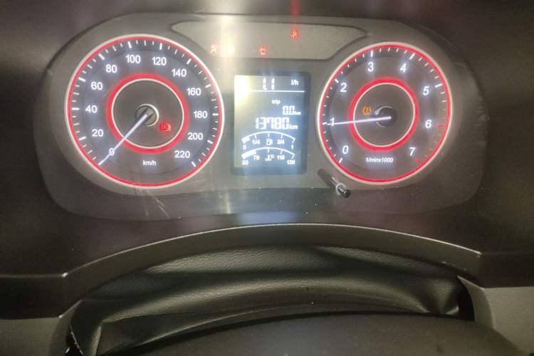 Used Jinbei Hiace King 2021 2.0L City Transport King Series Express Model Standard Top 6-Seater 1TZS Odometer Close Up