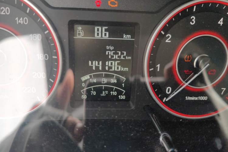Used Jinbei Hiace King 2021 2.0L City Transport King Series Comfortable High-Roof 6-Seater 1TZS Odometer Close Up